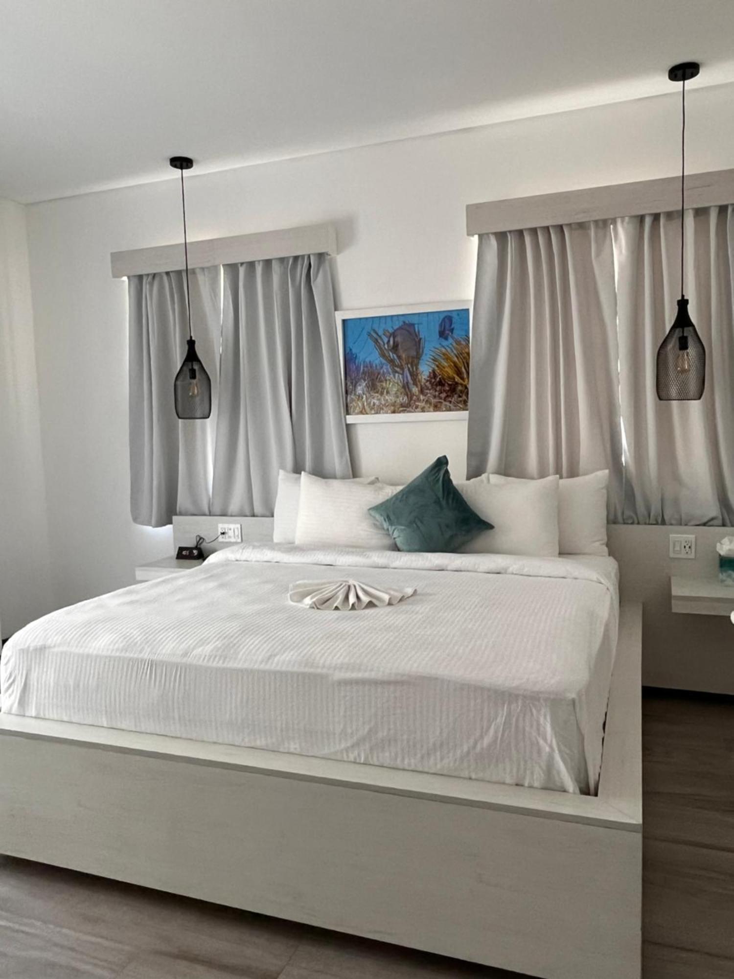 The Watermark Hotel San Pedro  Eksteriør billede